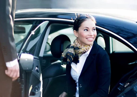 ARRIVAL | PRIVATE LUXURY AIRPORT & PORT TRANSFER (MERCEDES S-CLASS OR SIMILAR)